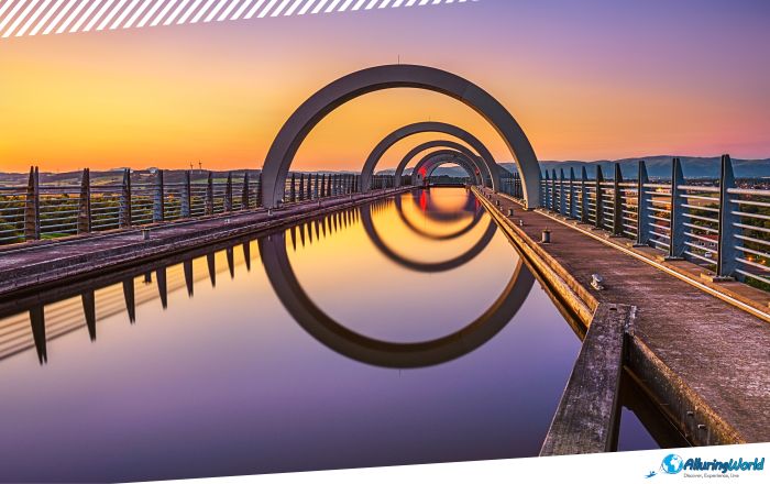 6 Falkirk Wheel in Scotland