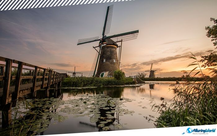 4 Windmills at Kinderdijk in the Netherlands