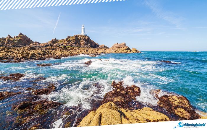 8 La Corbière Lighthouse in Jersey (Channel Island)