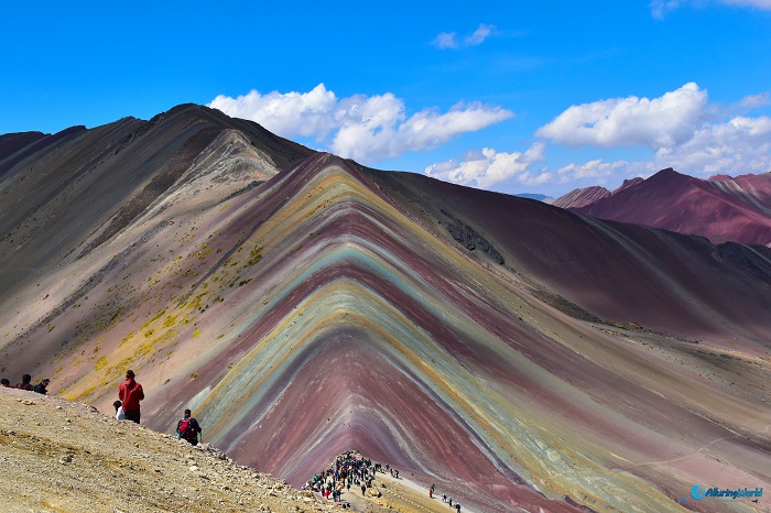 13 Vinicunca