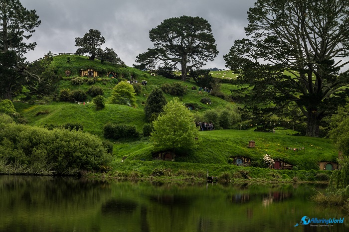 2 Hobbiton