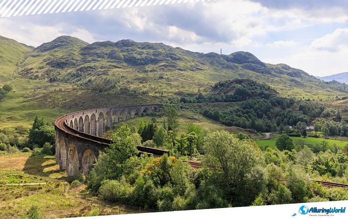 2 Glenfinnan Viaduct in Scotland