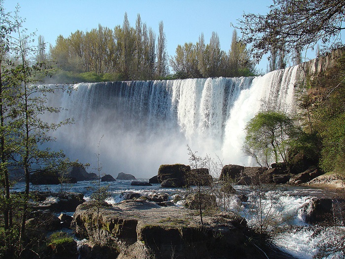 8 Laja Falls
