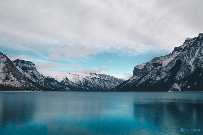 9 Lake Minnewanka