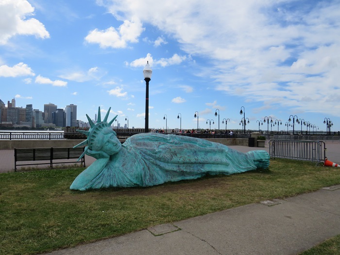 1 Reclining Liberty