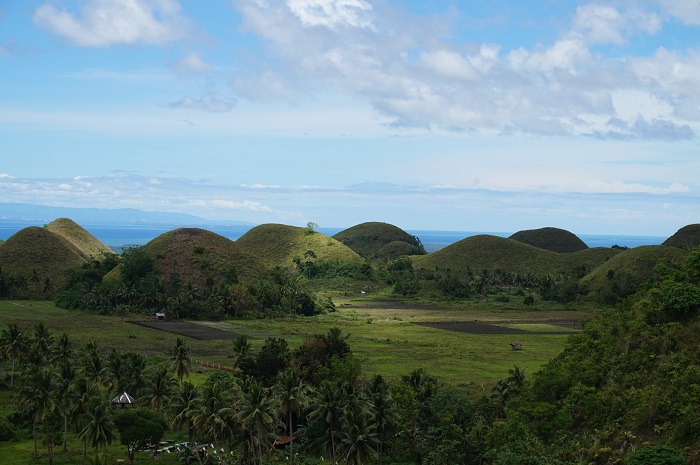 12 Chocolate Hills