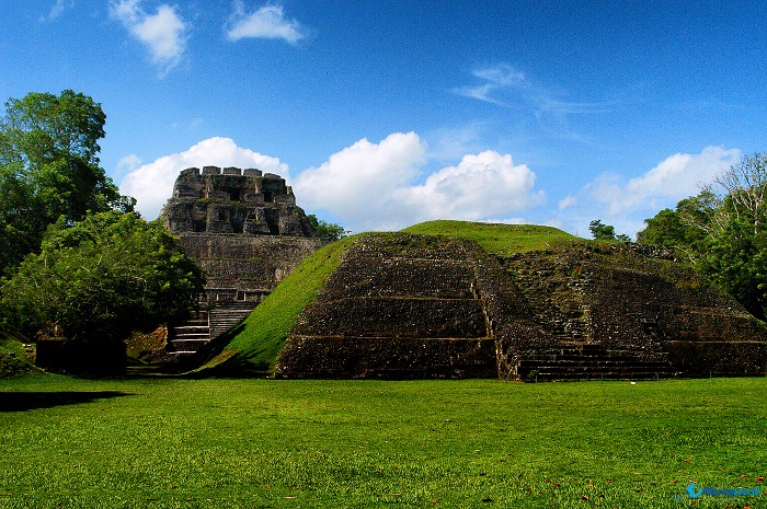 12 Xunantunich