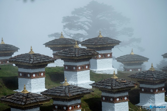 4 108 Chortens