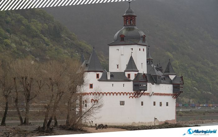 9 Pfalzgrafenstein Castle