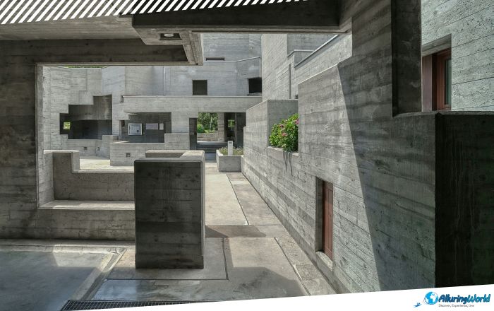 1 Heiligkreuz Church