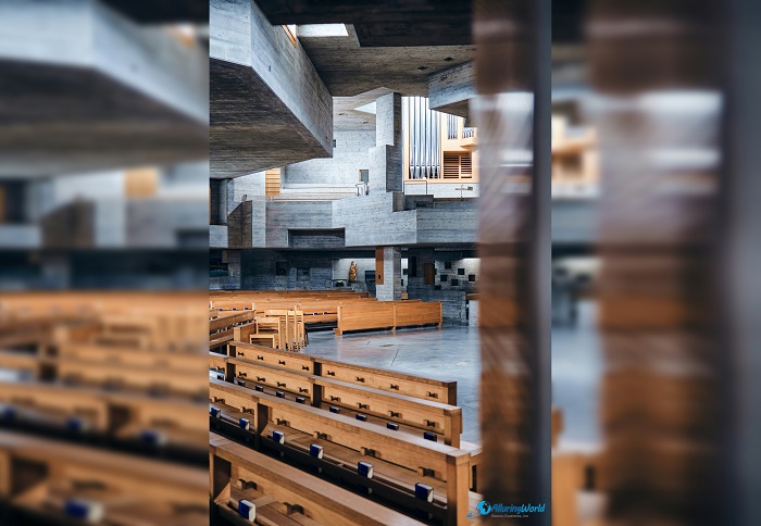 11 Heiligkreuzkirche