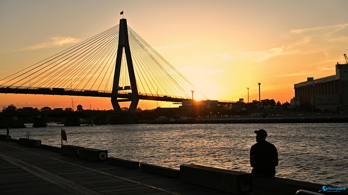12 Anzac Bridge