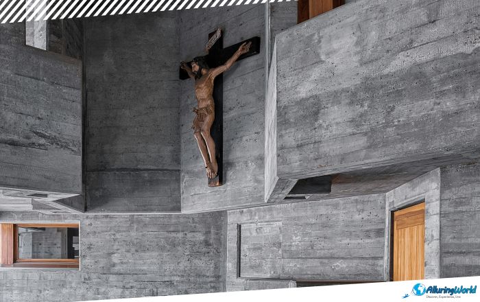 2 Heiligkreuz Church