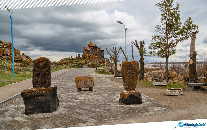 4 Hayravank Monastery