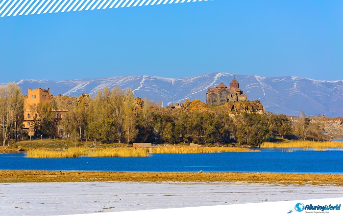 7 Hayravank Monastery