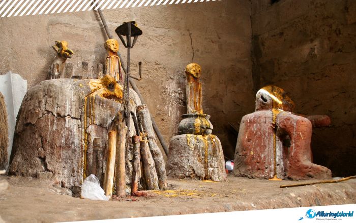 1 Vodun Temples of Abomey