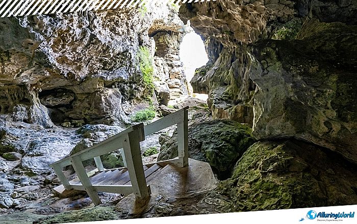 5 Avaiki Cave in Niue