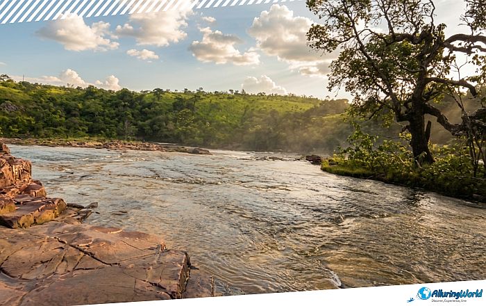 13 Orinduik Falls shared between Brazil and Guyana