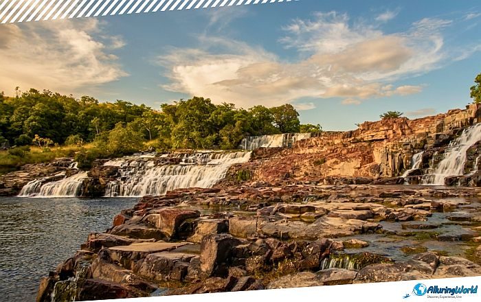 4 Orinduik Falls shared between Brazil and Guyana