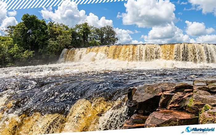 6 Orinduik Falls shared between Brazil and Guyana