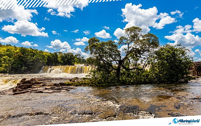 7 Orinduik Falls shared between Brazil and Guyana