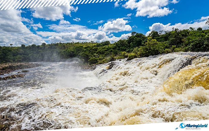 8 Orinduik Falls shared between Brazil and Guyana