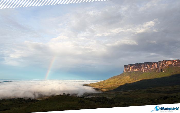 10 Kukenán Tepui