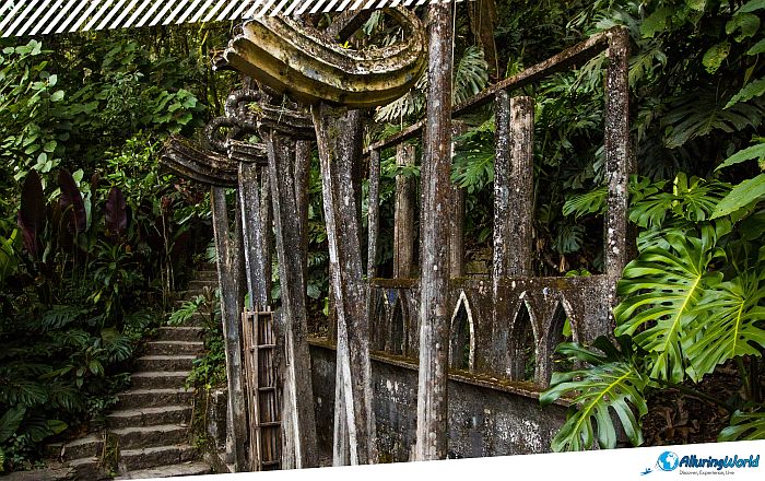 10 Las Pozas, Mexico