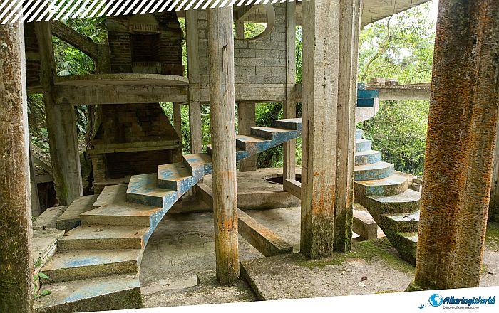 4 Las Pozas, Mexico