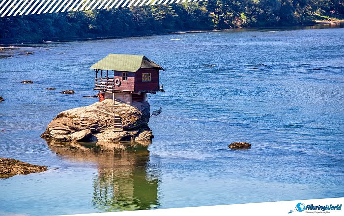 8 Drina River House