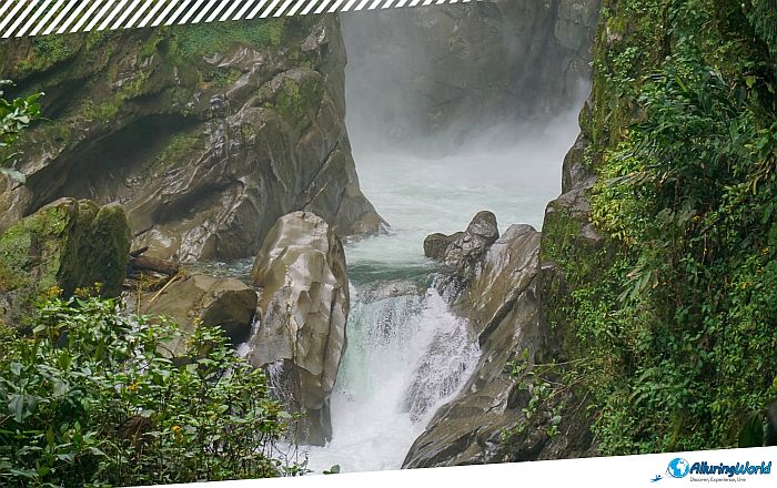 1 Pailón del Diablo Waterfall