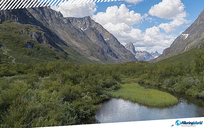 10 Qinngua Valley in Greenland