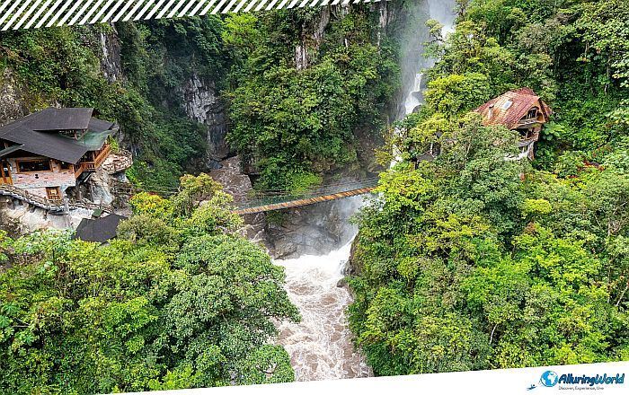 14 Pailón del Diablo Waterfall