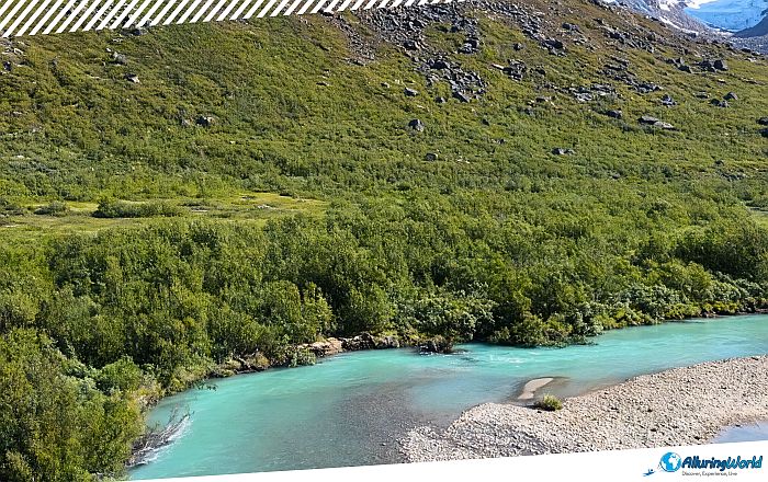 2 Qinngua Valley in Greenland