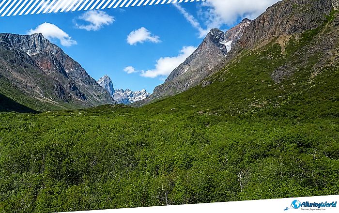 4 Qinngua Valley in Greenland