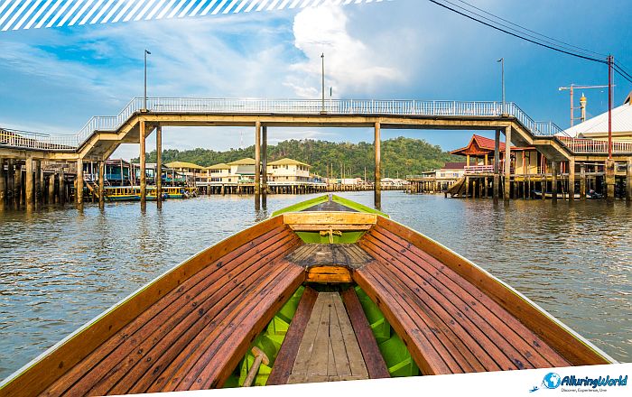 8 Kampong Ayer, Brunei